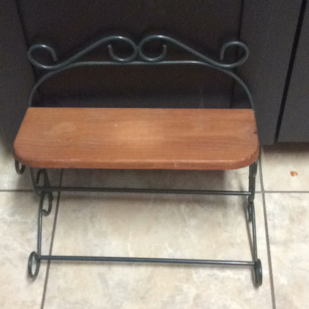 Vintage Homeco shelf with towel rack